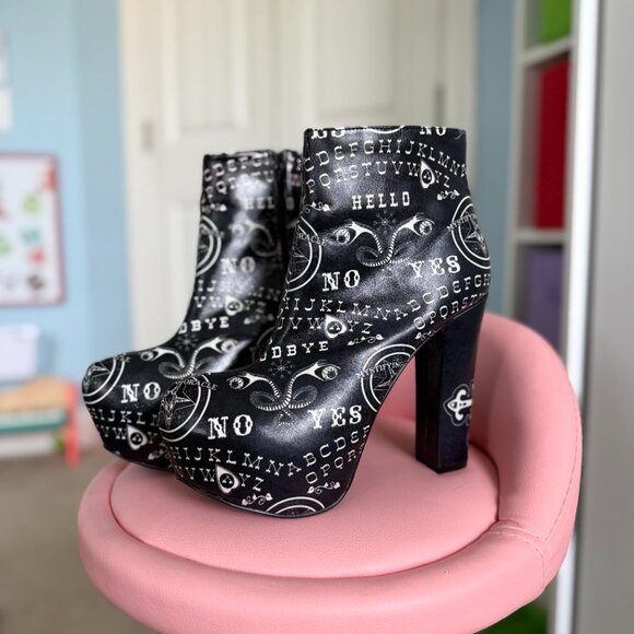 Too Fast Gothic Ouija Platform Heel Boots - Picture 3 of 10